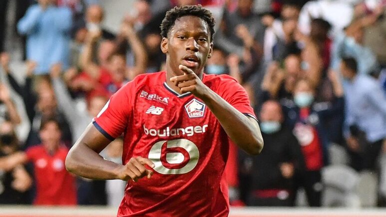 يتنافس نادي ليفربول مع منافسيه في الدوري الإنجليزي الممتاز على التعاقد مع جوناثان ديفيد