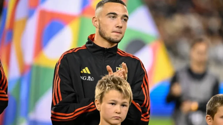 Man Utd targeting January move for Zeno Debast