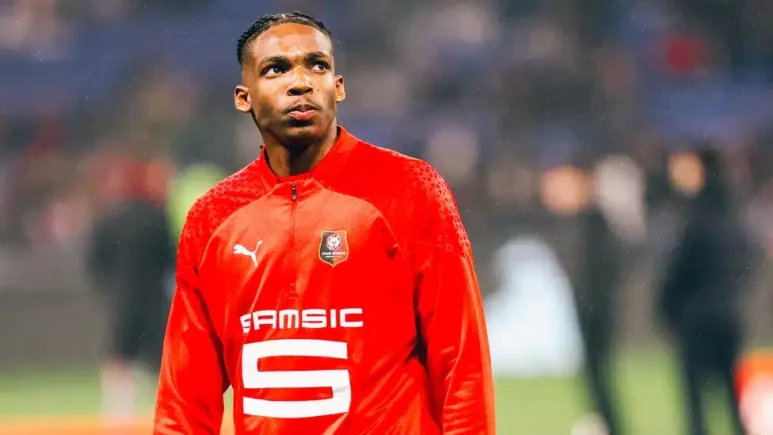 يُراقب مانشستر يونايتد عن كثب مدافع رين، جيريمي جاكيه