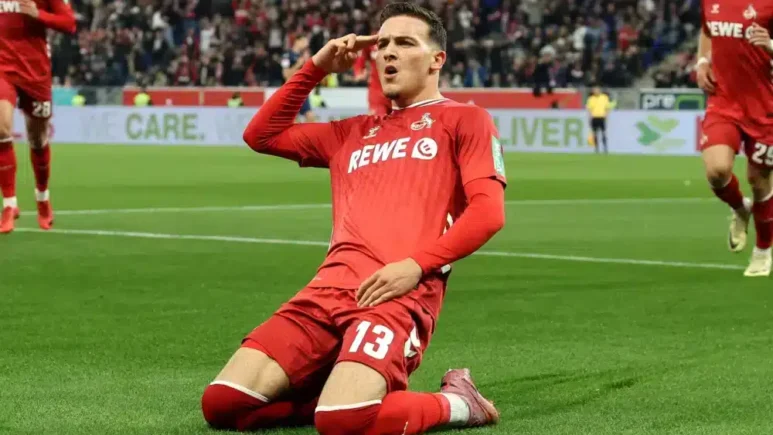 يُبدي كلٌ من توتنهام هوتسبير وأرسنال اهتمامًا بالتعاقد مع سعيد ألمارا