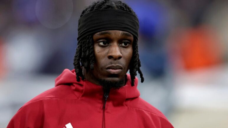 يقول المعلقون إن آرني سلوت وجد الظهير الأيمن المثالي في ليفربول