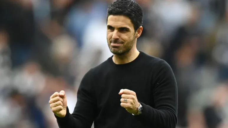 أبدى نادي أرسنال اهتمامه بالتعاقد مع الظهير الأيسر لنادي بوروسيا دورتموند، دانييل سفينسون.