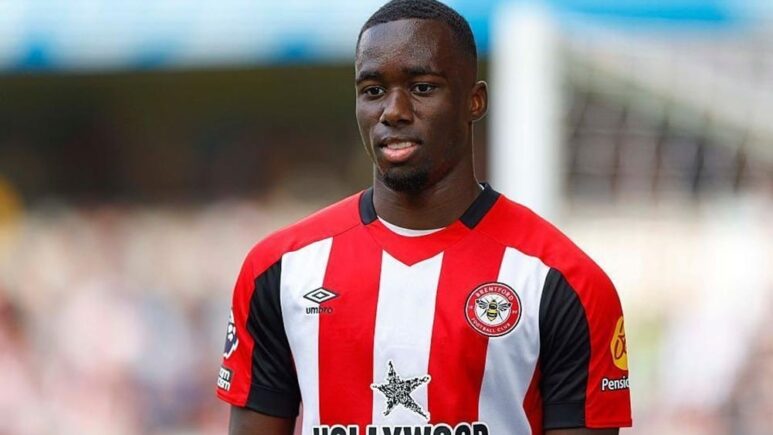 يُكثّف مانشستر يونايتد مساعيه لضمّ مايكل كايورد، لاعب برينتفورد