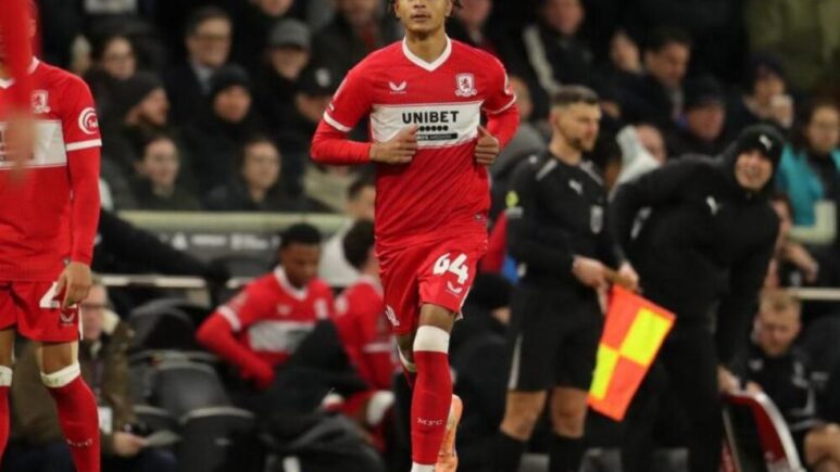 لفت كروز إيبي، النجم الصاعد في نادي ميدلسبره، أنظار ناديي أرسنال وتشيلسي