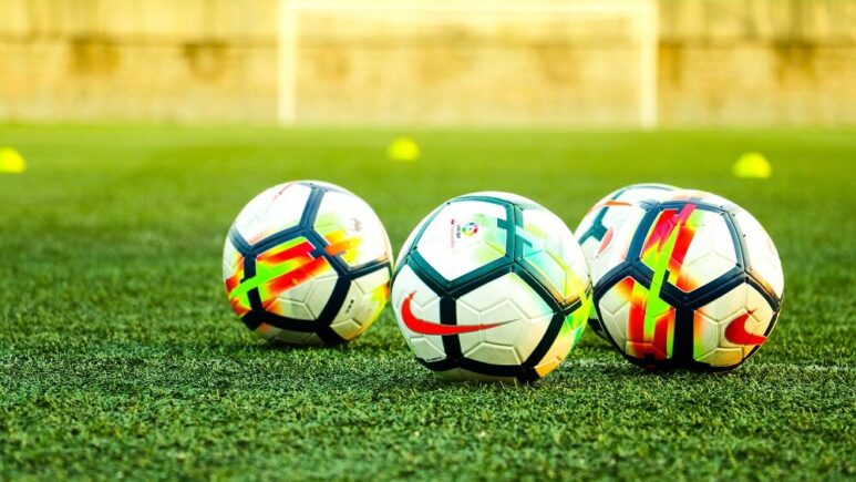 تأثير تقنية حكم الفيديو المساعد (فار - VAR) على مباريات الدوري الإنجليزي الممتاز